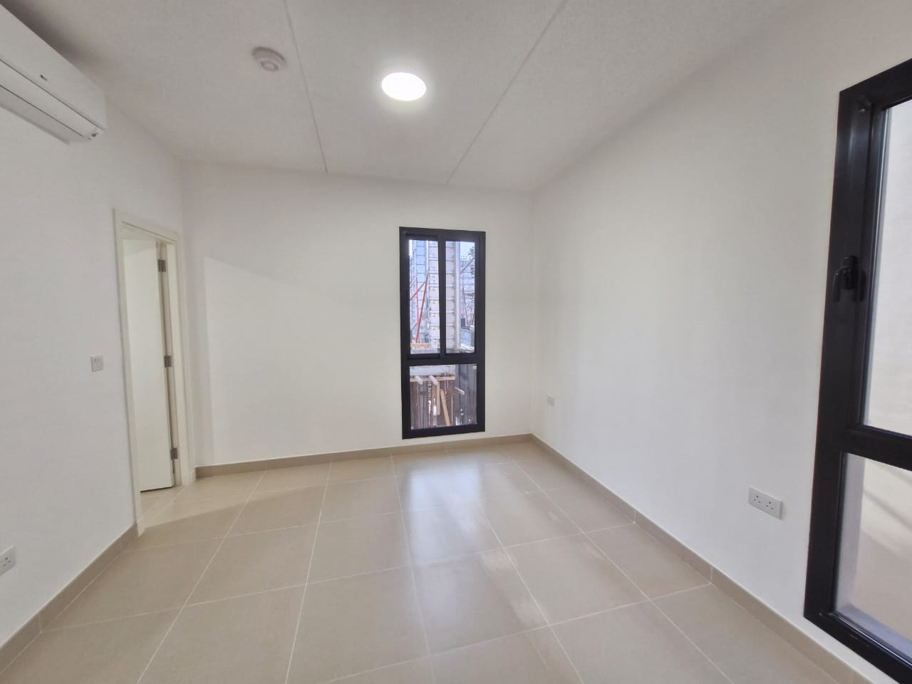 🏰 **Modern Luxury Villa | Sidra District – Roshn